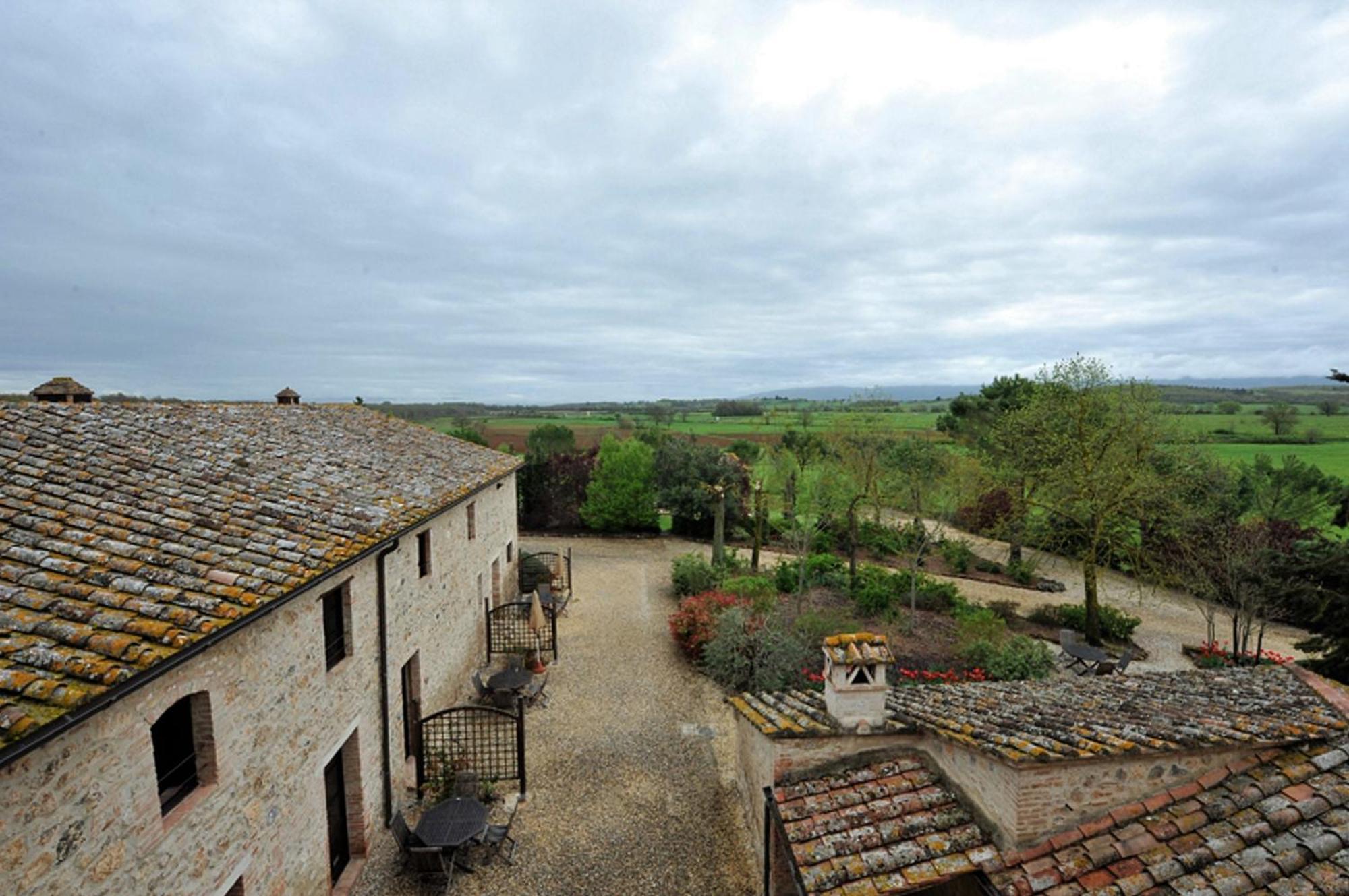 Fattoria Agriturismo Nerbona Villa Casole d'Elsa Exterior photo